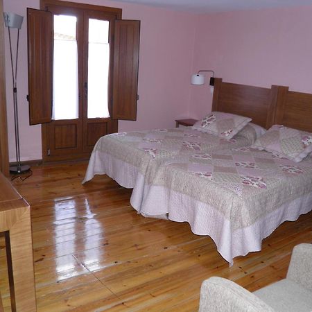 Apartamentos Turísticos Peñafiel Quarto foto
